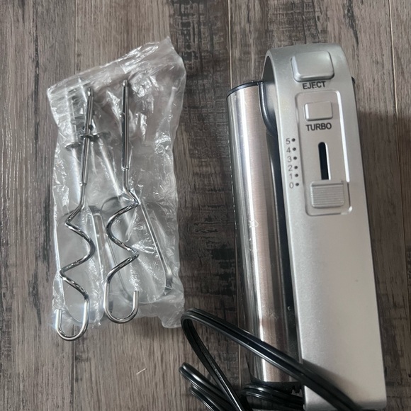 Handheld Mixer - Picture 3 of 4